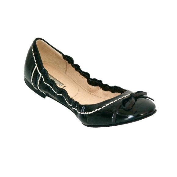NIB  NEW AUTHENTIC GIORGIO ARMANI PATENT LEATHER FLATS - Picture 1 of 10